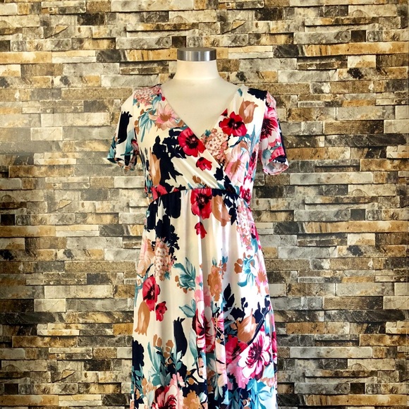Dresses & Skirts - Floral Dress - High Low Size Small